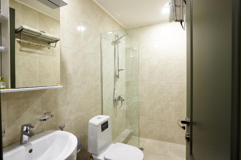 Green Tower Hotel image