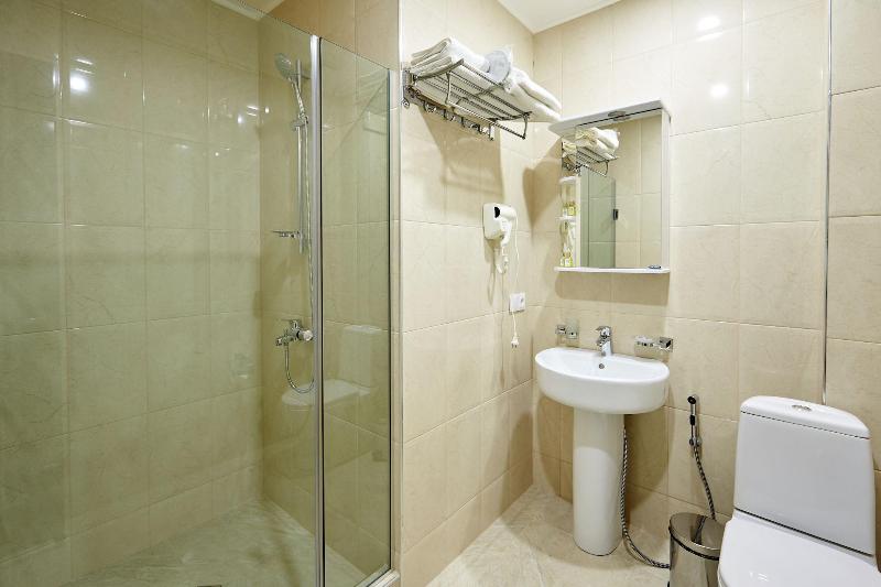 Green Tower Hotel image