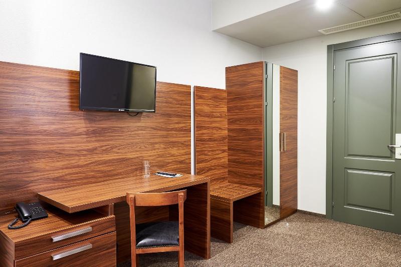 Green Tower Hotel image