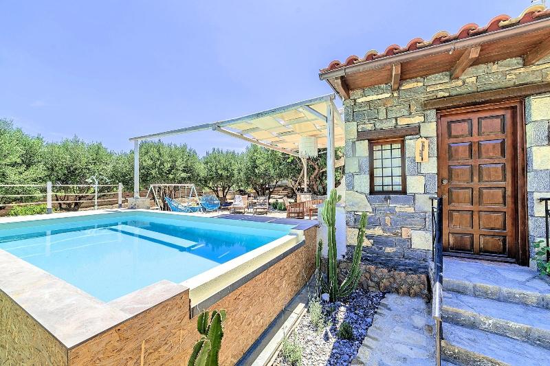 Cretan Lodge Private Heated Pool