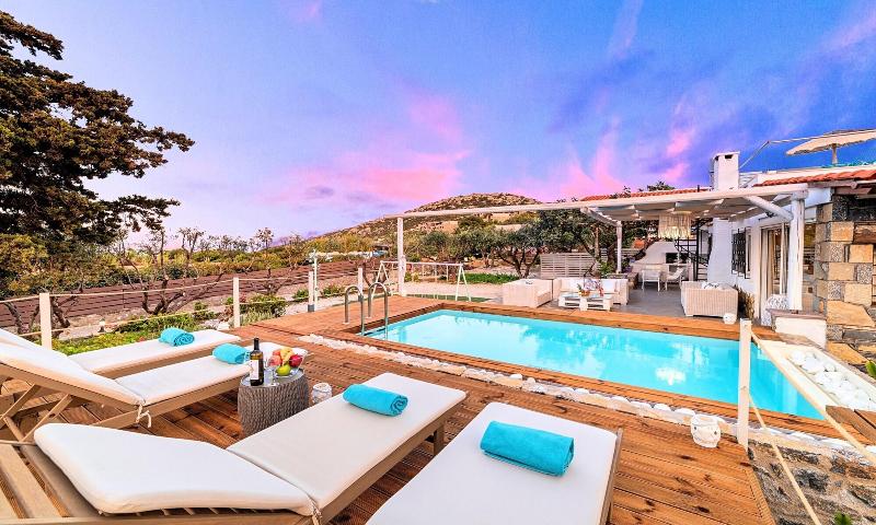 Cretan Lodge Private Heated Pool