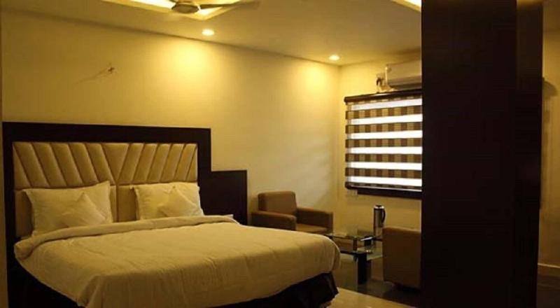 Hotel Grand Meridian, Katni