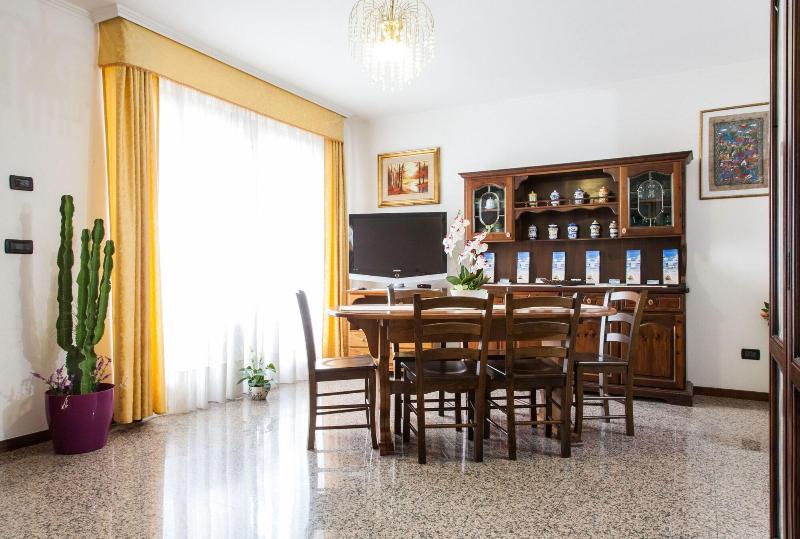 Affittacamere Acquamarina image