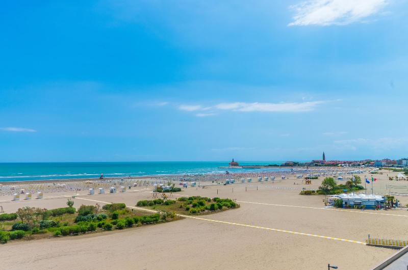 Hotel Levante image
