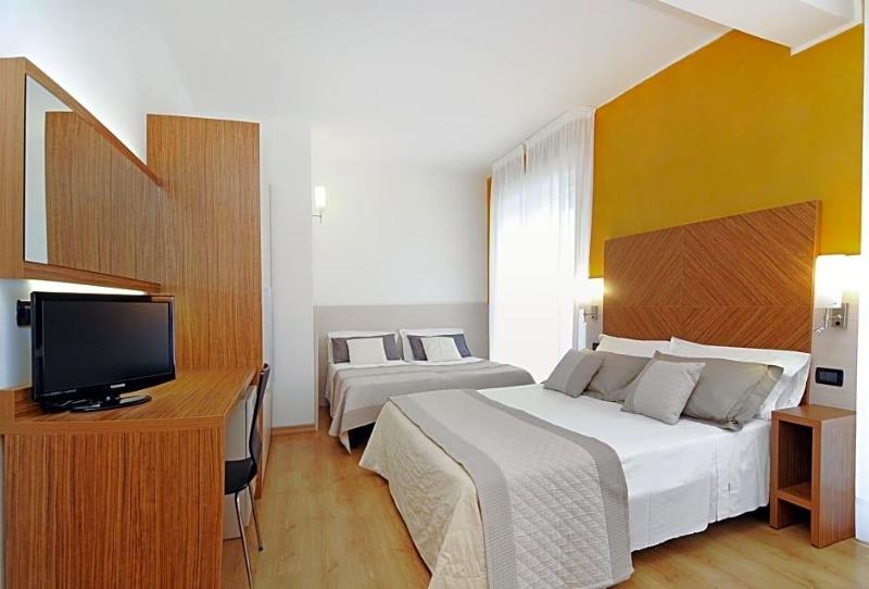 Hotel Levante image