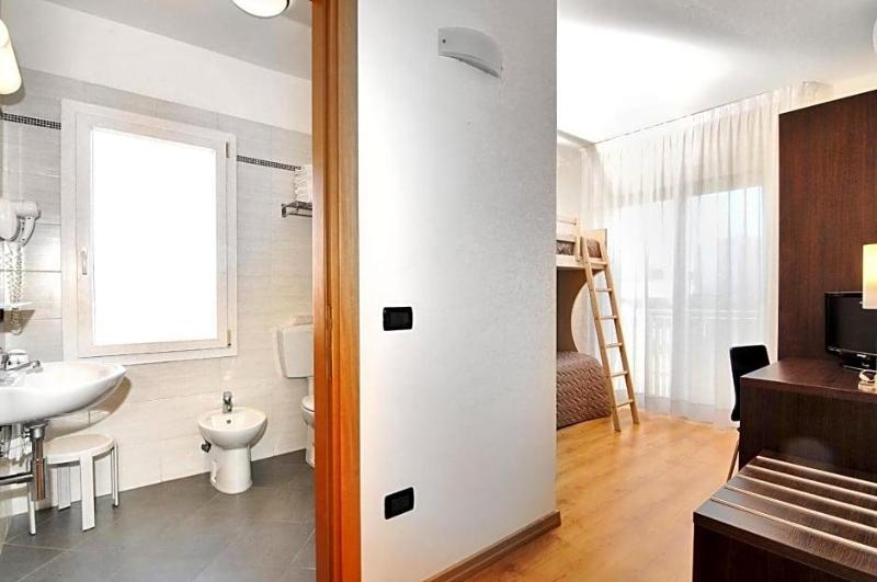 Hotel Levante image