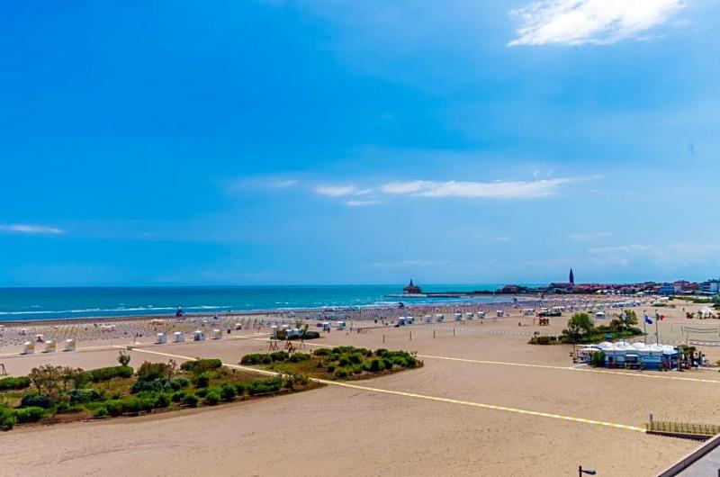 Hotel Levante image