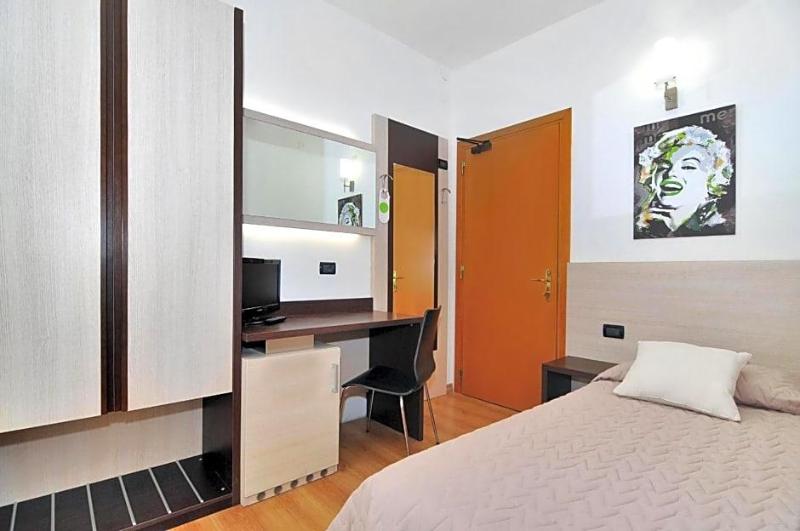 Hotel Levante image