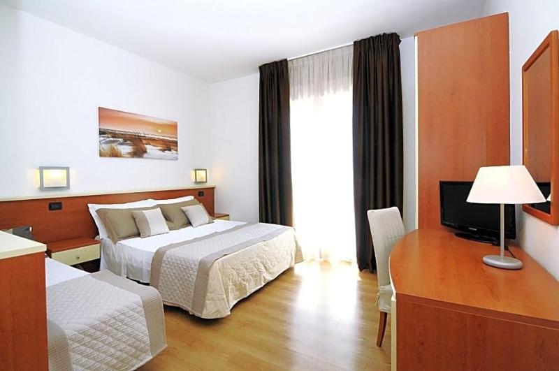 Hotel Levante image
