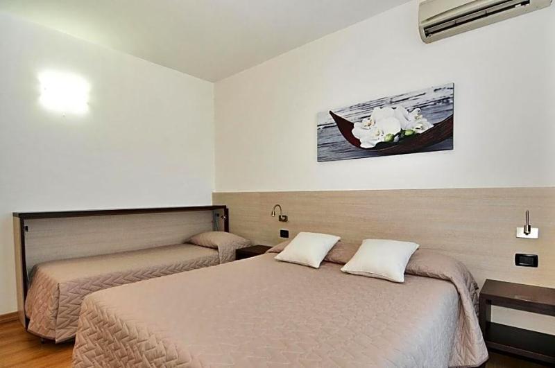 Hotel Levante image