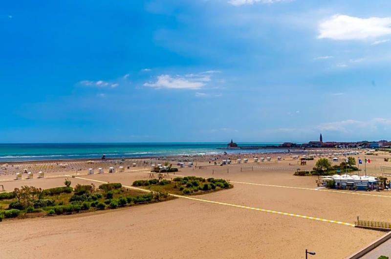 Hotel Levante image