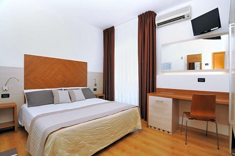 Hotel Levante image