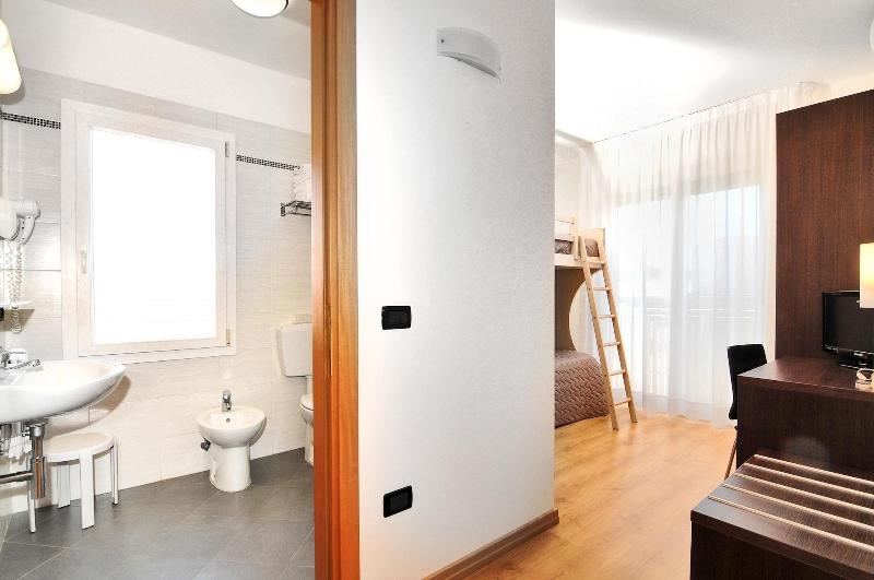 Hotel Levante image