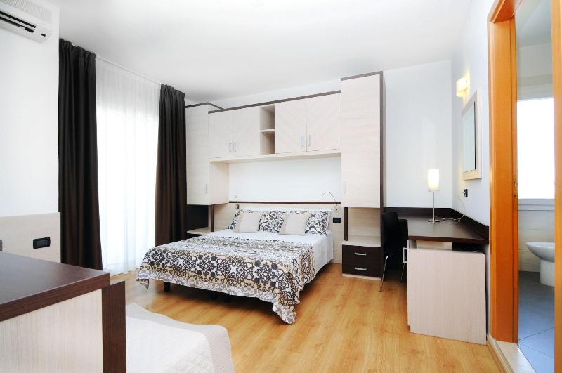 Hotel Levante image