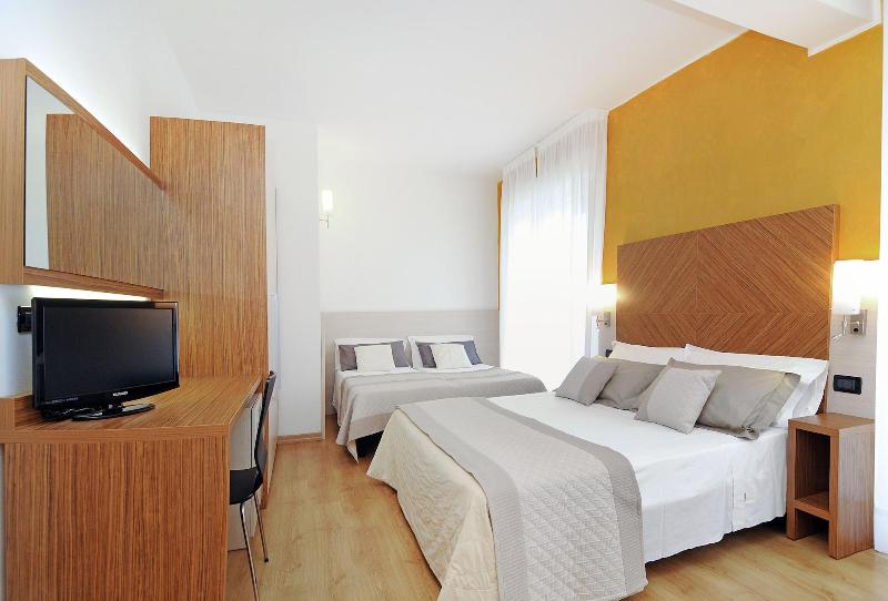 Hotel Levante image