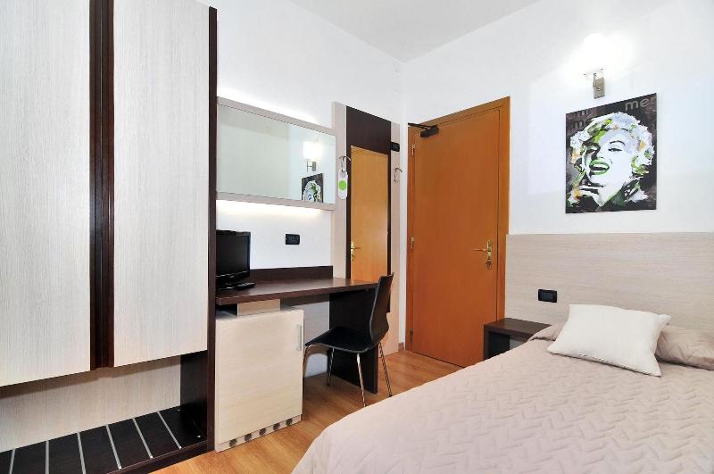 Hotel Levante image