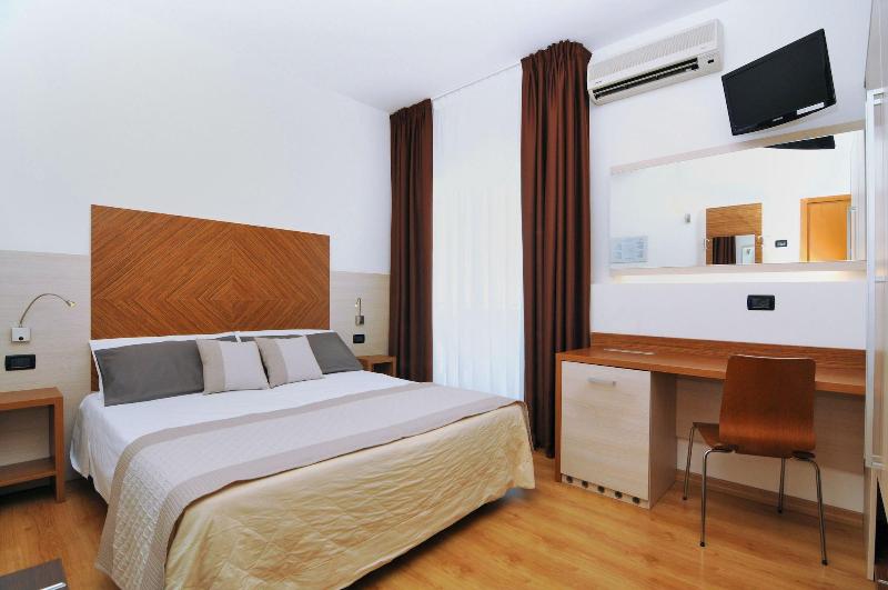 Hotel Levante image