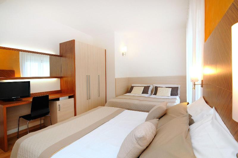 Hotel Levante image