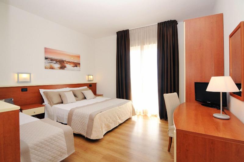 Hotel Levante image