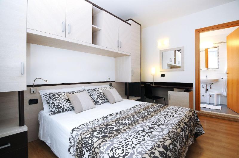 Hotel Levante image