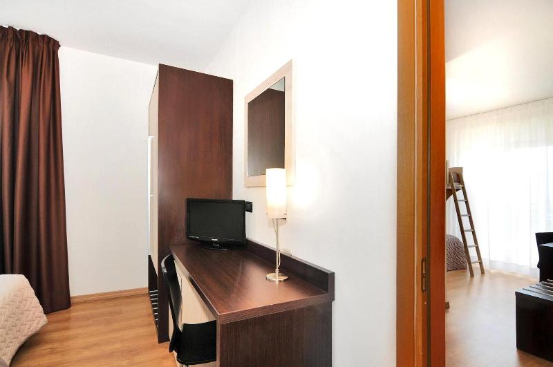 Hotel Levante image