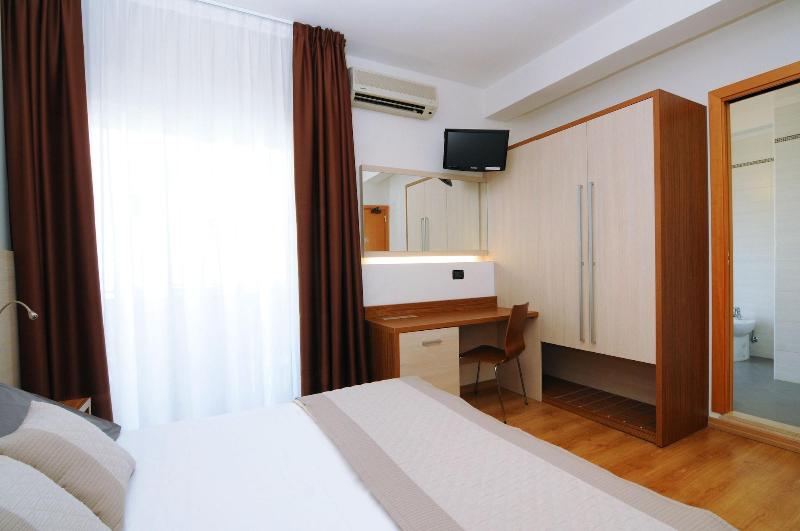 Hotel Levante image