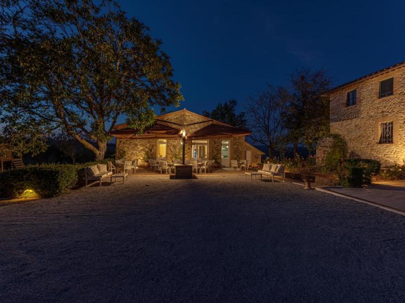 Villa Il Castagno Wine & Resort image