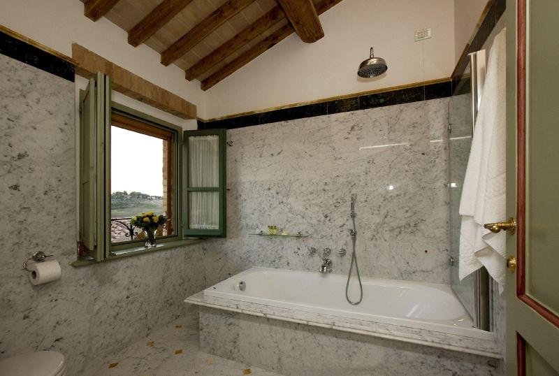 Villa Il Castagno Wine & Resort image