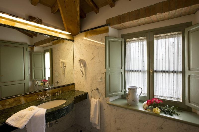 Villa Il Castagno Wine & Resort image
