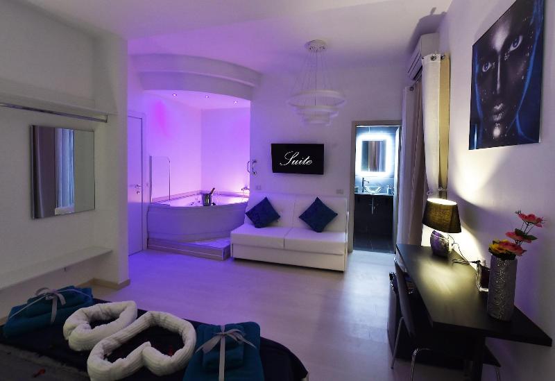 Maschio Angioino Suite image