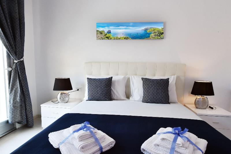 Maschio Angioino Suite image