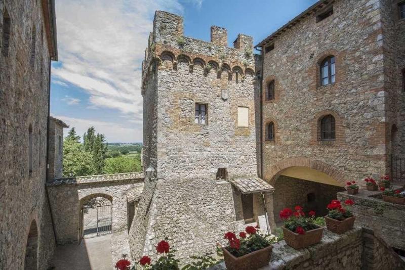 Castel Pietraio image