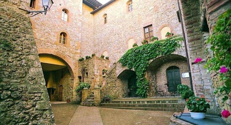 Castel Pietraio image