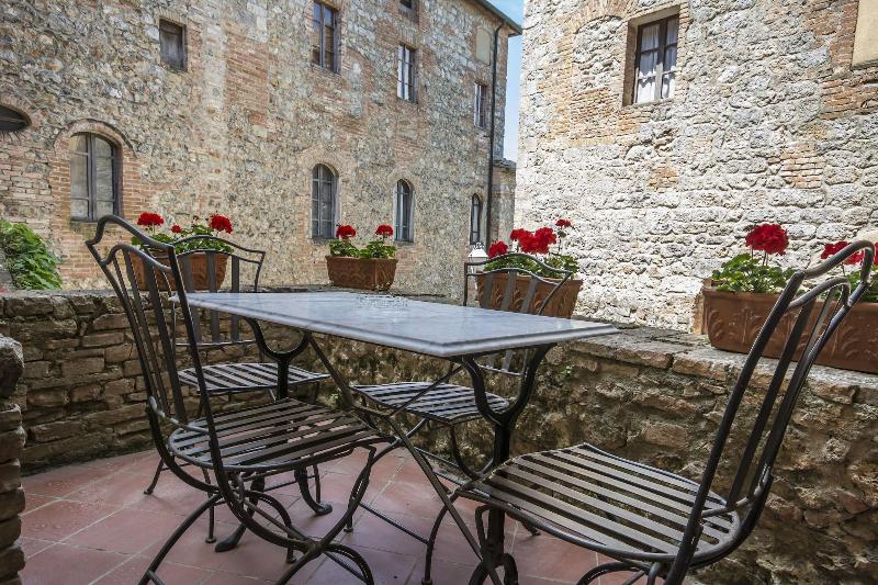 Castel Pietraio image