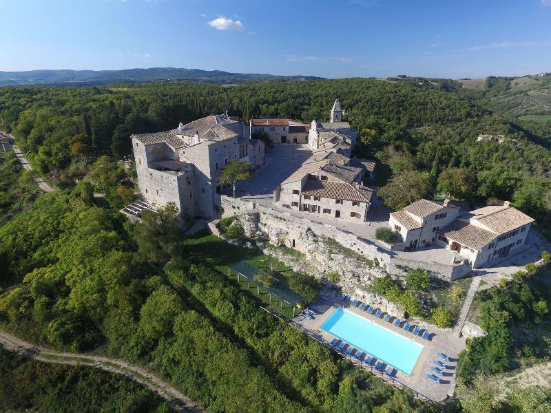 Castello di Titignano image