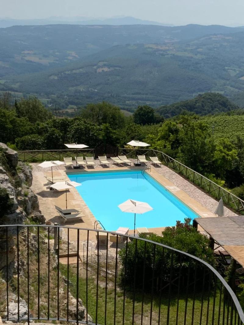 Castello di Titignano image