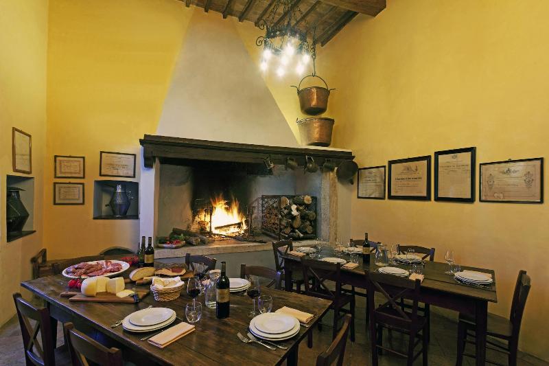 Castello di Titignano image