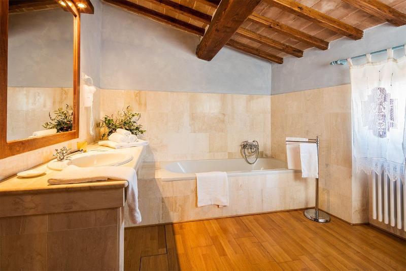 Castello di Titignano image