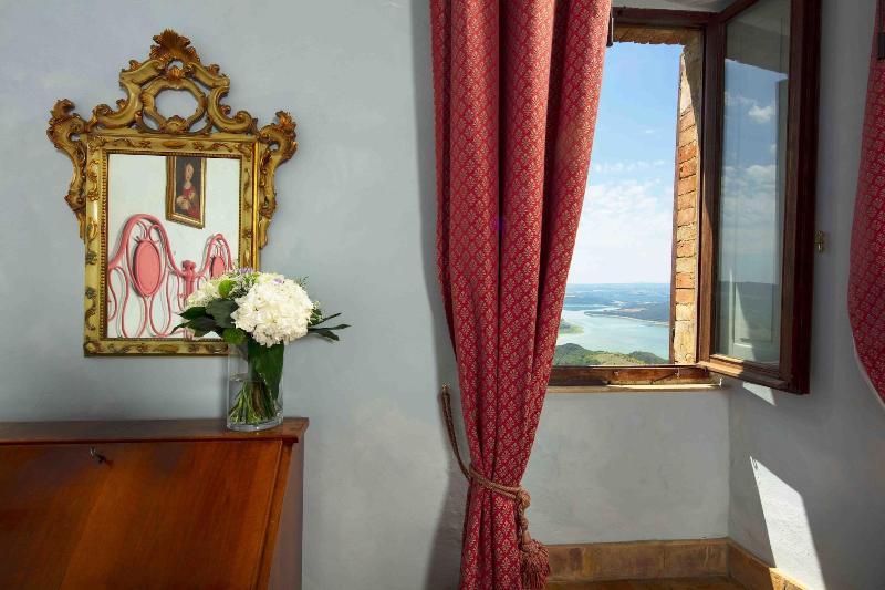 Castello di Titignano image