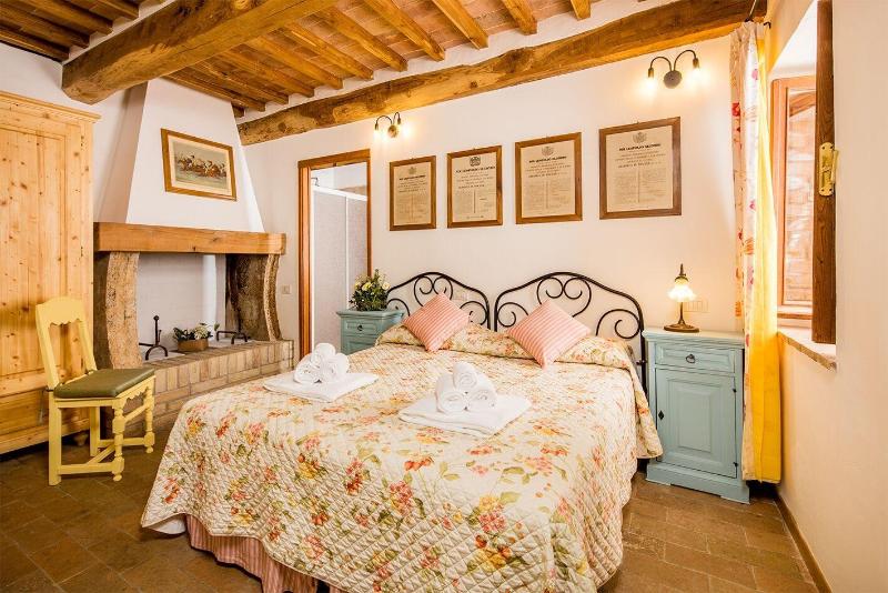 Castello di Titignano image