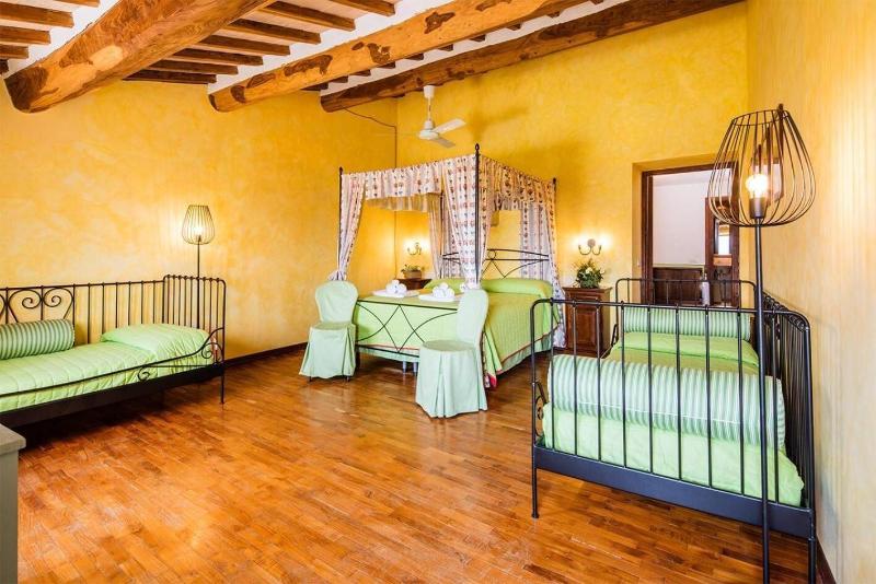 Castello di Titignano image