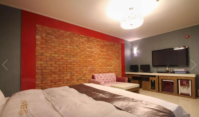 Beauty Motel image