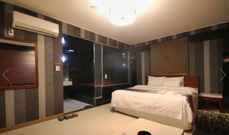 Beauty Motel image