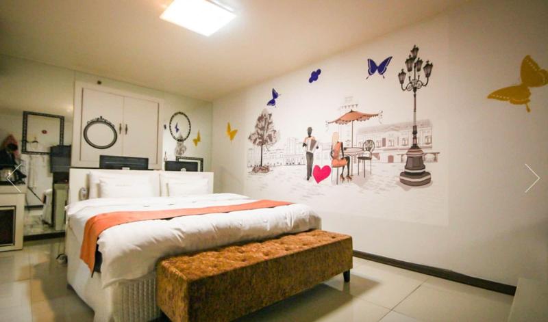 Beauty Motel image