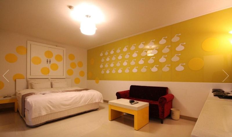 Beauty Motel image