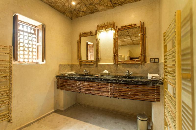 Villa Le Perroquet Bleu image