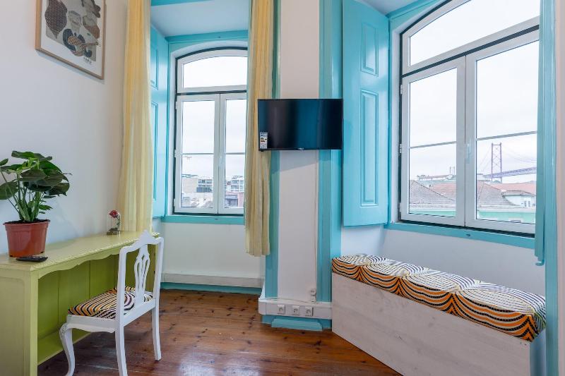 C&O Guest House Lisbon image