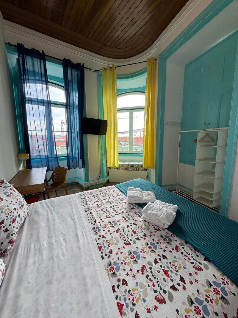 C&O Guest House Lisbon image
