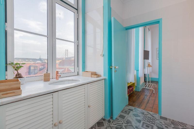 C&O Guest House Lisbon image