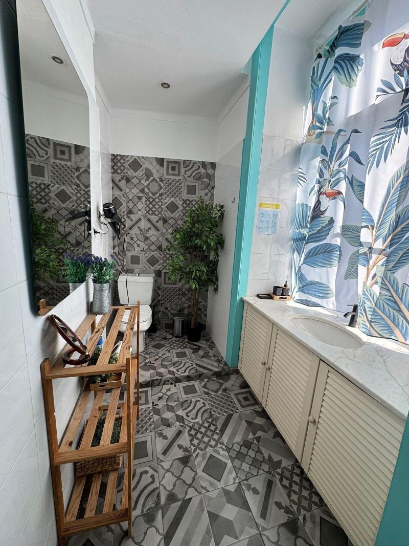 C&O Guest House Lisbon image
